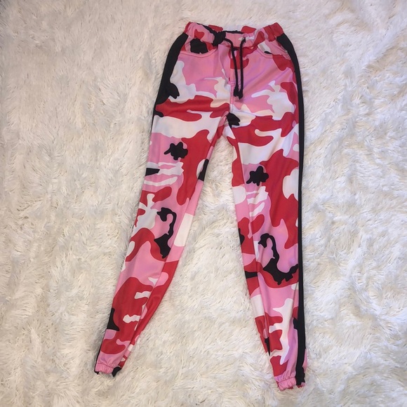 Rue 21 pink and red camo joggers size small - Picture 1 of 3